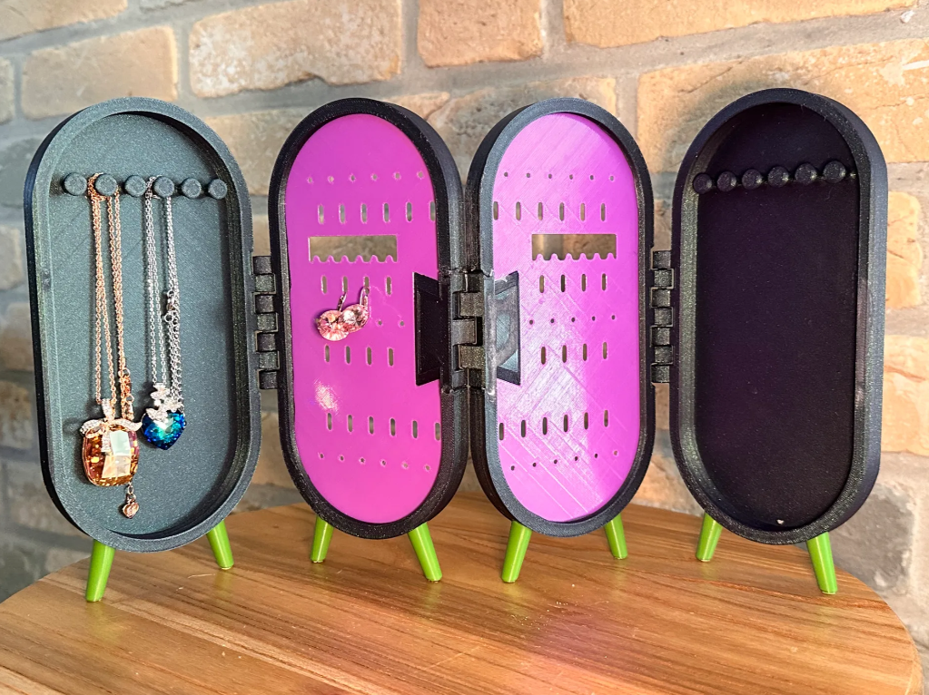 Travel Size Organizer 2.1 — 3D printed by Moon Studio 3D